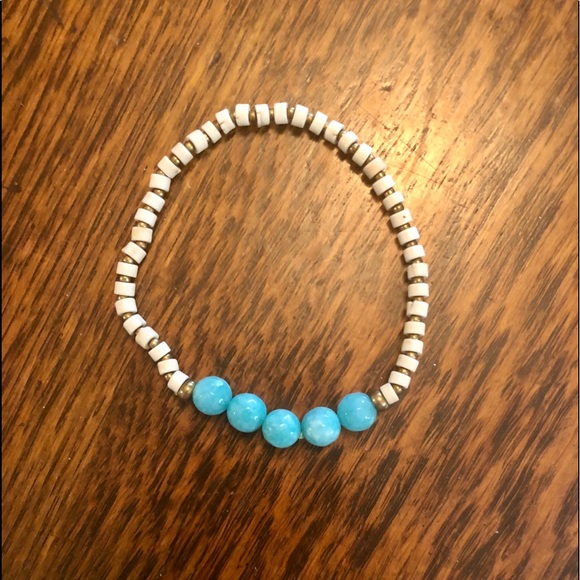 Blue and White Bracelet - Picture 3 of 4